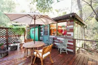 Topanga Canyon Hippie Creekside Trailer