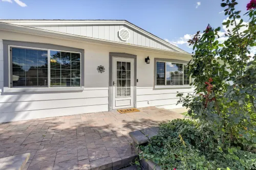 Serene Clifton Retreat with Hot Tub and Fire Pit! - Wifi