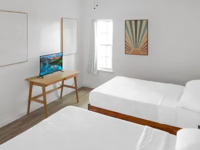 Garden Suite, Midtown Luxury, WiFi 1BR
