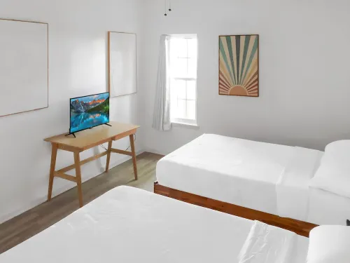 Garden Suite, Midtown Luxury, WiFi 1BR