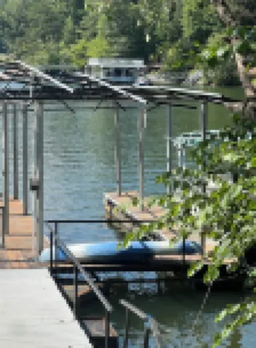 Come Enjoy Spring @ Lake Chatuge - Waterfront Farmhouse in Hiawassee, GA