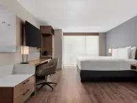 Hyatt Place Mississauga/airport Corporate Centre Hotels near Kipling Go Station