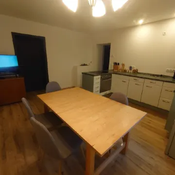 Stella vacation apartment - 10 minutes to the lake or into town