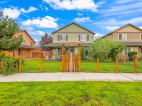 Walk to Downtown Sisters - Dog Friendly - Updated! Hotels in Sisters