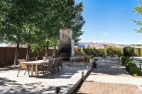 50 miles from Zions Park/Desert Oasis with hot-tub Hotels in Cane Beds