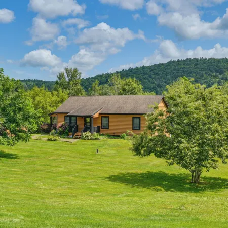 Romantic Afton Escape w/ Fire Pit & Scenic Views Hotele w: Chenango County