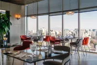 DoubleTree by Hilton Santiago Kennedy - Bãi đậu xe
