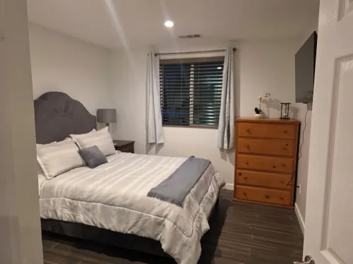 Terrific 2-bedroom house with AC in Thousand Oaks