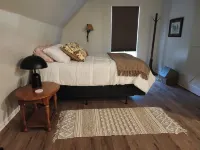 Brand new studio apartment with queen bed, queen pull out, WIFI and AC .