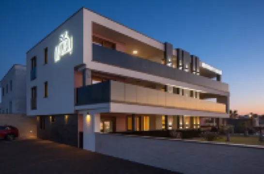 Exquisite 5-Star Luxury: Stunning 4-Bedroom Apartment with Panoramic Seaviews