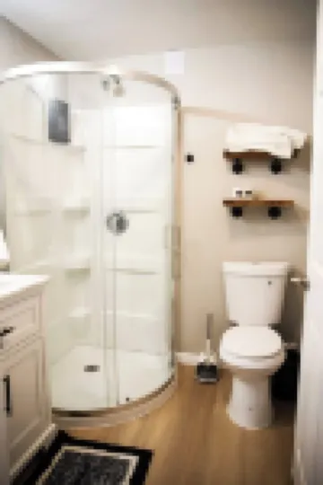 Cozy studio in charming Royal Oak with AC, WiFi