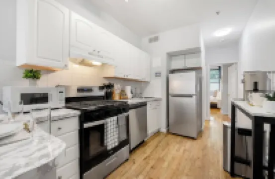 3Br 3Ba • NY Charm Modern Luxe • Sleeps to 12 • Min to NYC • Free Parking Permit