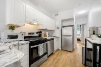3Br 3Ba • Old NY Charm Modern Luxe • Sleeps up to 12 • Min to NYC • Walkable
