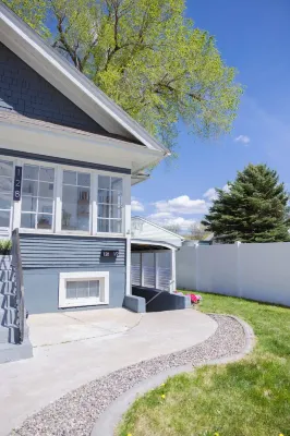Our Little Villa! Near Freeway, ISU, & Hospital!