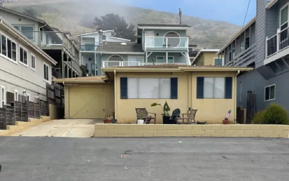 Charming 2-bedroom house in lovely Cayucos with ocean views