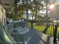 Inn The Vineyard: Secluded Waterfront Family Vacation Home in Mattituck