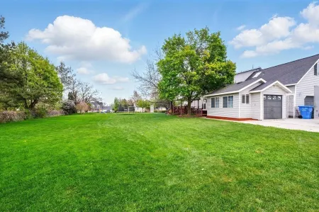 Tremendous 7-bedroom house with large movie and game room in Nibley