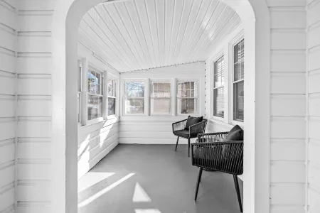 Cozy and Modern in the Heart of it all