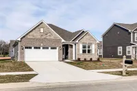 Spacious Home w/ Patio Near Fishers! - Pools