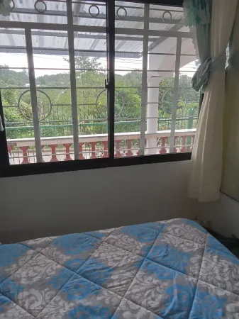 Private 2-Br/3 Bath home in Limay with AC, Wi-Fi, Washer & Dryer, & Free Parking