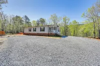 寧靜的丹伯利度假勝地 - 距離Hanging Rock 3英里!