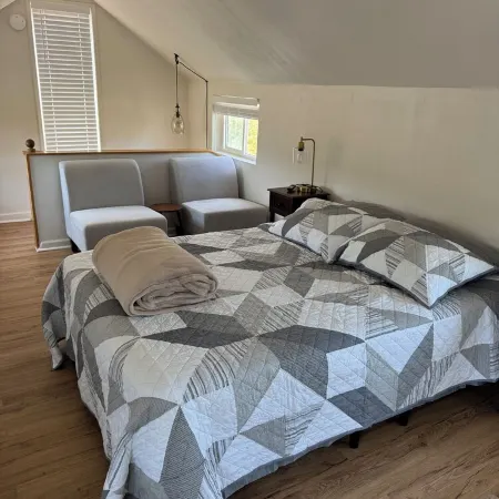 Cambria Cute Cottage with Private Deck