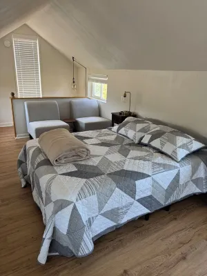 Cambria Cute Cottage with Private Deck