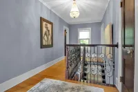 Spacious 7-bedroom house in marvelous Angola on the Lake with AC Hotels in Evans