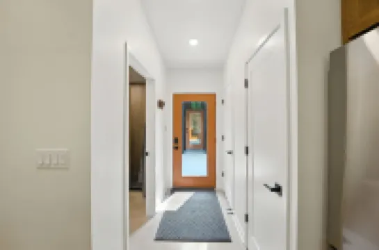 500 ハウス - ユニット B 2 ベッドルーム タウンハウス