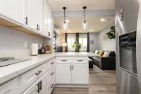 Charming 3BR  with Complimentary Parking Onsite Hotels in East Los Angeles