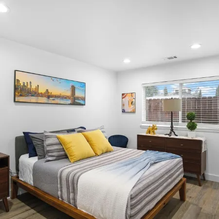 Charming 2-bedroom house in lovely Lodi with WiFi, AC