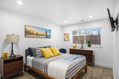 Charming 2-bedroom house in lovely Lodi with WiFi, AC