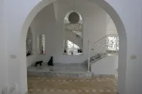 Exceptional luxury villa 400 m from the Hammamet Sud beach in a secure estate