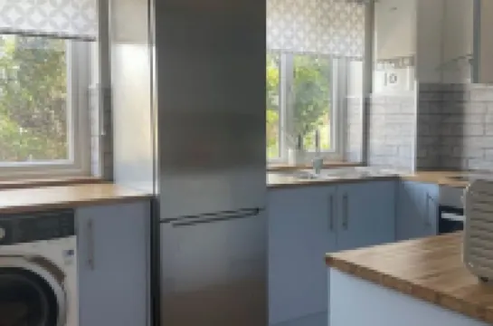 Spacious & Stylish 2 Storey, 3 Bed Apartment