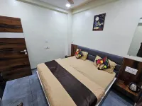 Meera's NB & DB 1 - bedroom apartment with WiFi and AC in picturesque Panchgani