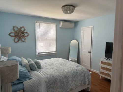 Charming, freshly updated 3-bedroom house in superb Ocean Beach