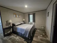 Cozy 2-bedroom home on Lake Secession! Hotels in Lake Secession