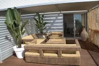 Casas del Mar 5 minutes from Sitges! Duplex with sea views Hotel a Sant Pere de Ribes