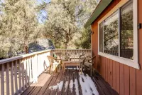 Legacy Pine Cozy 4-bedroom cabin in wonderful Pine Mountain Club