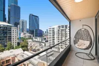 2B2B Luxury @Flagstaff Gardens with Parking Pool & Gym Hotels in West Melbourne
