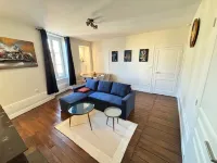 Appart 5, Beautiful air-conditioned apartment on 2nd floor of a fully renovated building