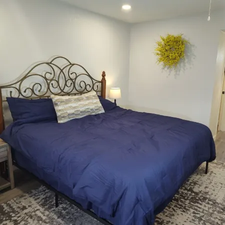 Cozy 1-bedroom condo resort in charming Mesa with WiFi, AC
