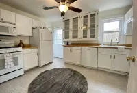 Cute 2bed room bring lots of energy place to get away !!