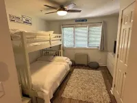 Charming 2-bedroom Stratton Mountain Condo with shuttle service Hotels in Stratton Mountain
