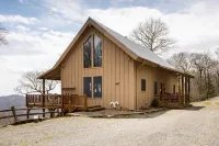 Private 3,100 Sq Ft Wolf Laurel Lodge w/ Epic Views, Skiing & at Trail Access