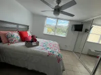 3-bedroom cozy apartment in Ceiba, WIFI, TV, AC, laundry close to Vieques ferry. Machos 호텔