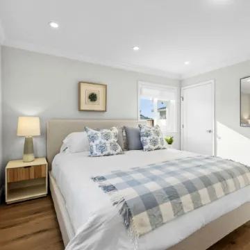 Breathtaking Oceanfront Beach House with Barbecue and Hot-tub in Pacifica, California