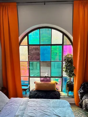 Orange & Groovy Stylish Amphitheater, Park, Metro North, Ferry All 2-10min walk Отели рядом с достопримечательностью «Лонг Бич»