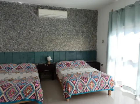 Casa Grande Vacacional Alberca. Cochera Privada