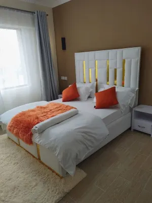 The Stasha one bedroom apartment Wi-Fi, Gym, Pool Các khách sạn ở Tsavo N. Park